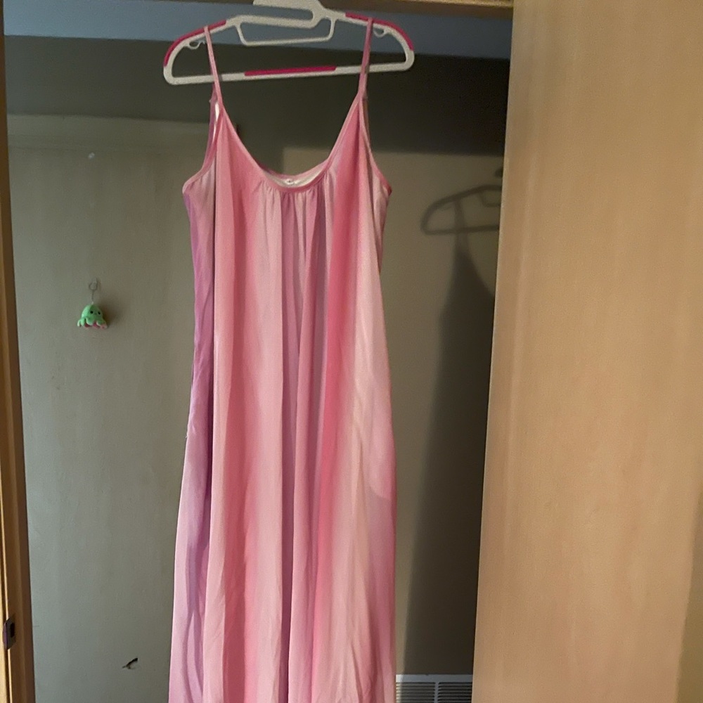 Super cute and comfortable pink and white maxi dress with pockets.